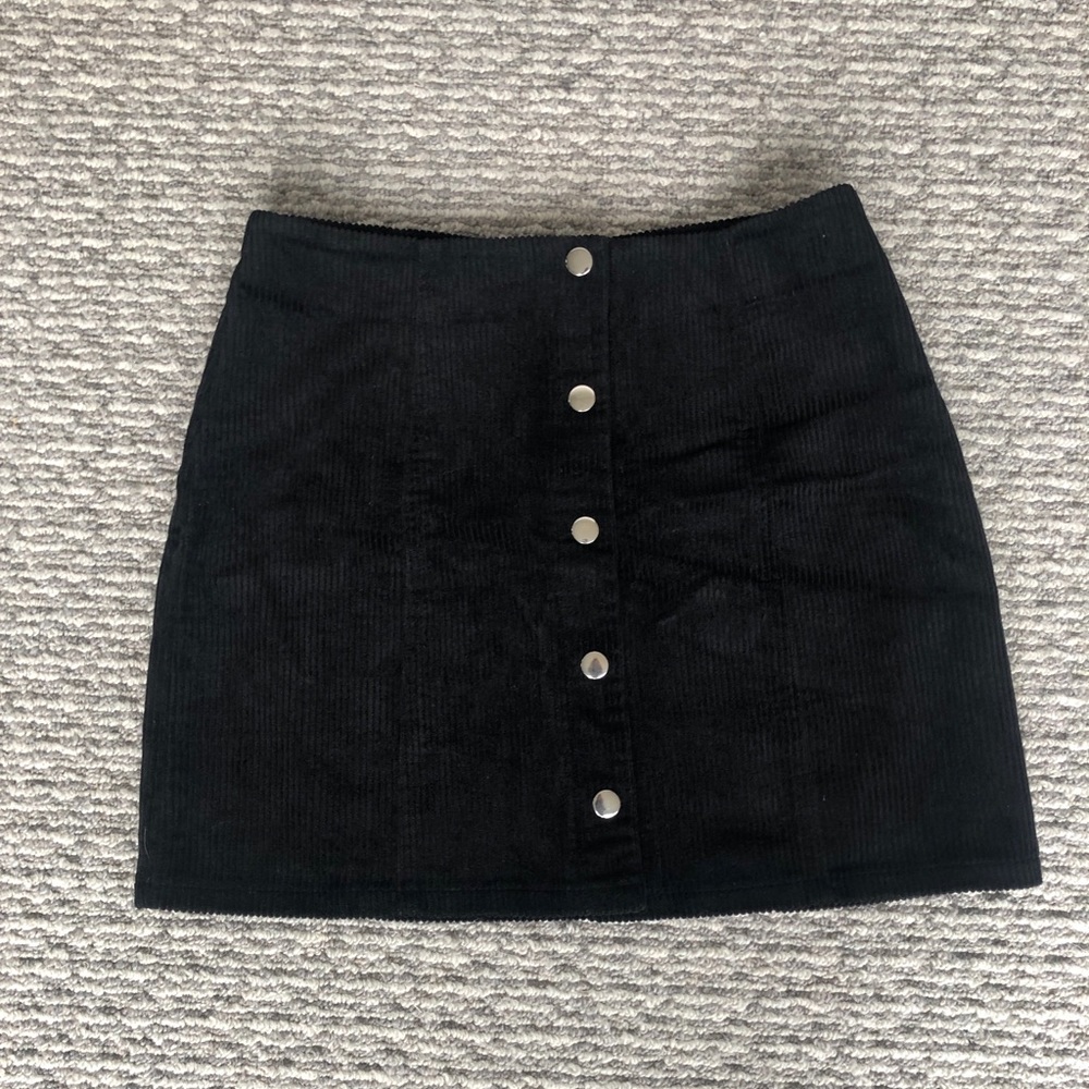 Forever 21 black snap button up skirt